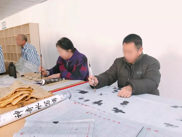 书香传递，情暖患者
